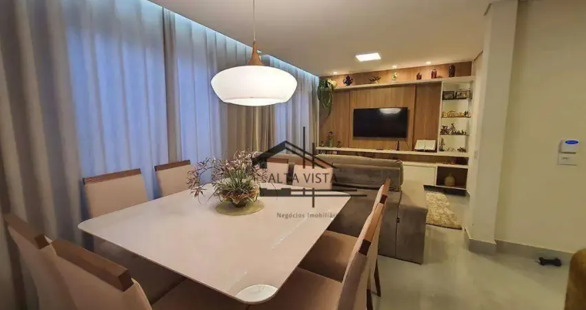 Casa com 3 dormitórios à venda, 300 m² por R$ 735.000,00 - Jaraguá - Uberlândia/MG