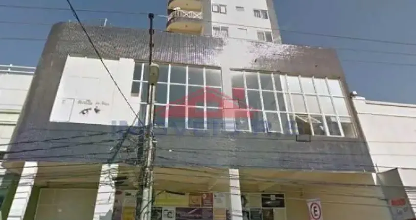 Sala Comercial Central Frente à Praça da Matriz