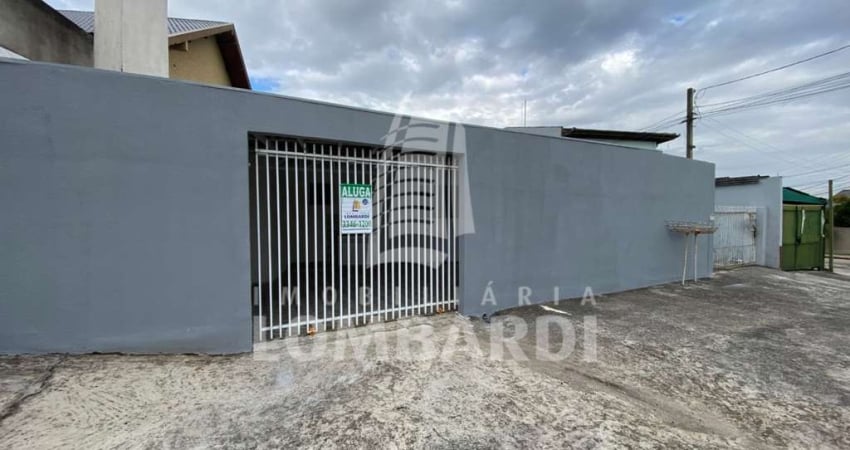 Casa Residencial com 3 quartos  para alugar, 70.00 m2 por R$1900.00  - Pinheirinho - Curitiba/PR