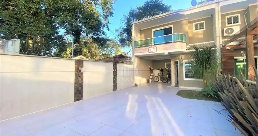 Sobrado com 3 dormitórios à venda, 113 m² por R$ 750.000,00 - Costeira - São José dos Pinhais/PR