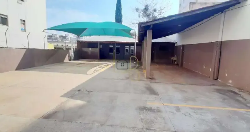 Sobrado á VENDA no Centro de Londrina com área total de 700 m2.