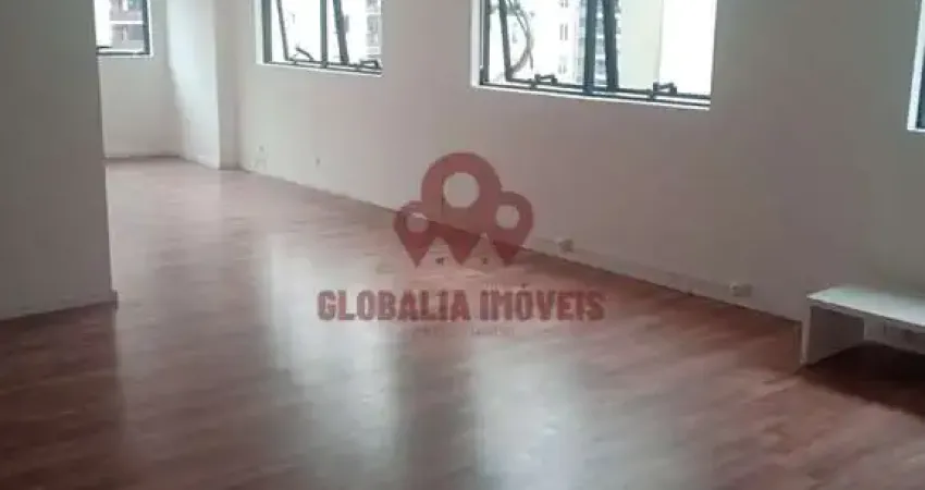 Sala comercial em excelente localização no itaim bibi, na rua tabapuã, conjunto comercial com 64m² de área útil, espaço café com gabinete e pia, 2 banheiros e 2 vagas de garagem.
