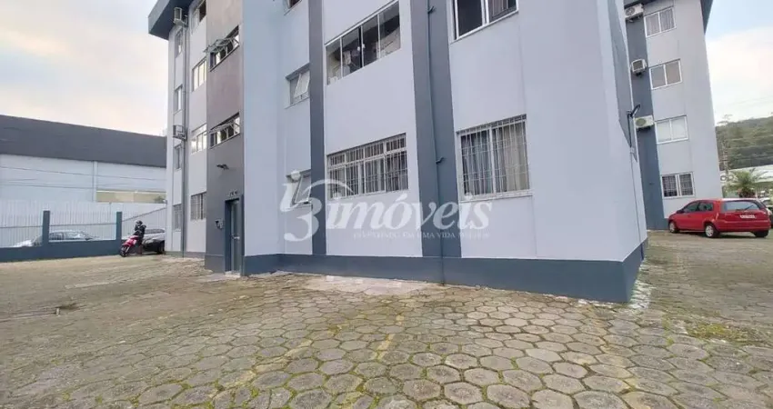 Apartamento reformado, semimobiliado à venda, 3 quartos sendo 1 suíte, 1 vaga, residencial flamboyant, bairro fazenda, itajaí-sc