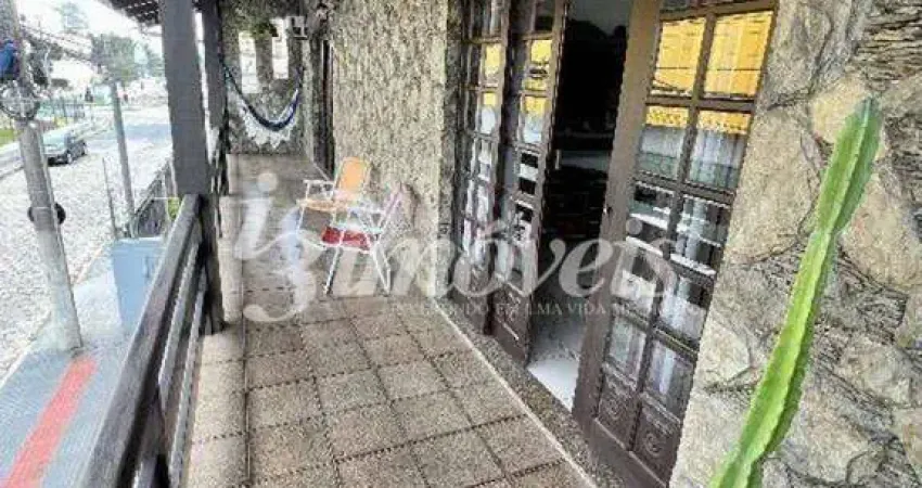 Casa à venda, 3 quartos sendo 1 suíte, 2 vagas, com área de festas, bairro são joão, itajaí-sc