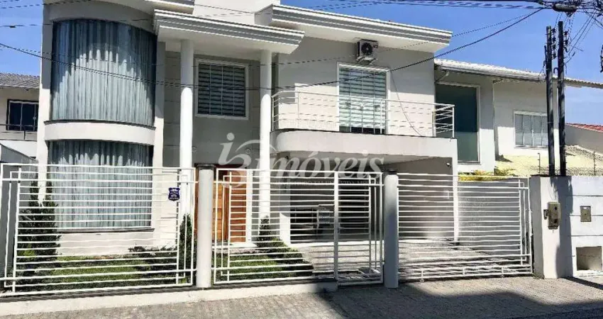 Casa à venda, averbada, 3 quartos, sendo 1 suíte com closet, 2 vagas, piscina, bairro são judas, itajaí-sc