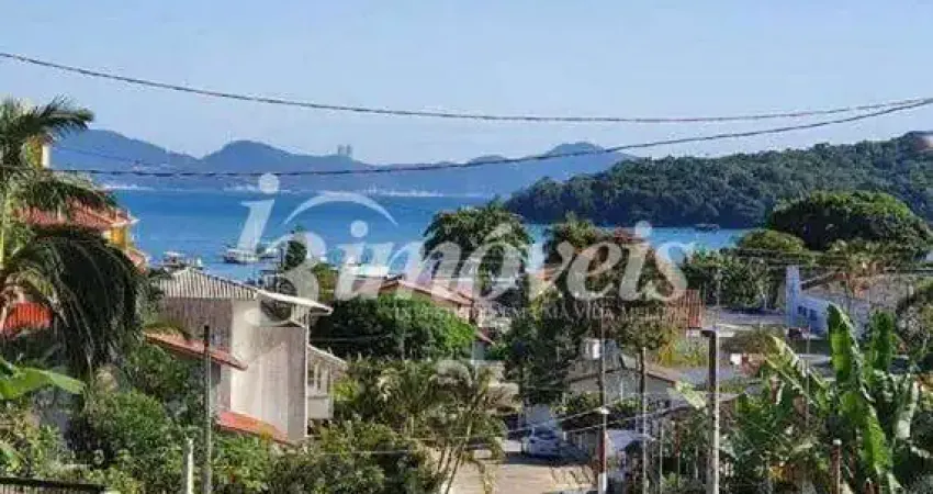 Casa mobiliada à venda, a 250m do mar, 4 quartos, 2 vagas, , área de festas e piscina, centro, porto belo-sc