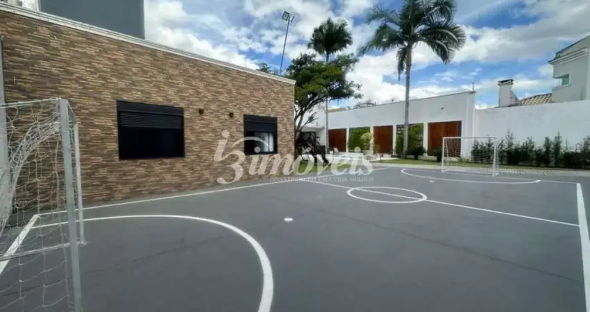 Casa mobiliada à venda ou locação, com piscina, jardim e quadra esportiva, 3 suítes, 7 vagas, Bairro Centro, Itajaí-SC