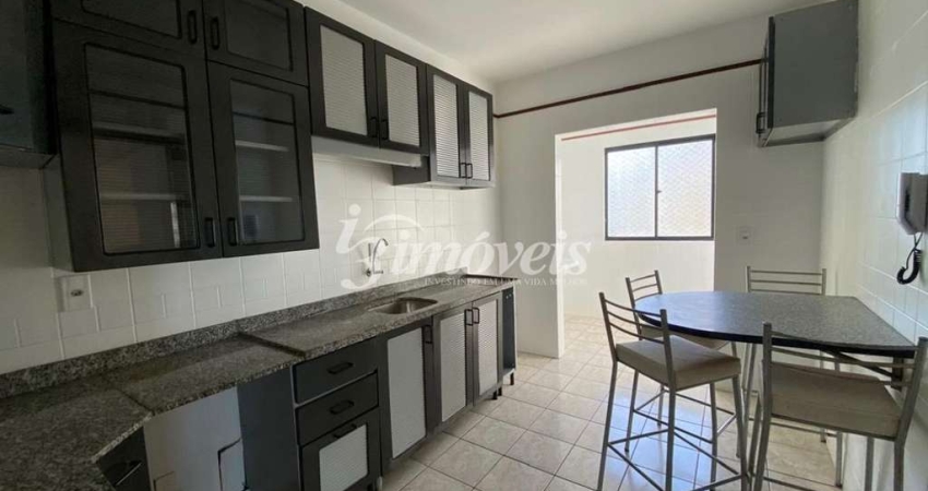 Apartamento para locação anual semimobiliado, com 3 quartos (sendo uma suíte), 1 vaga de garagem privativa, Edificio Caminho do Mar, no bairro Centro, Balneário Camboriú-SC