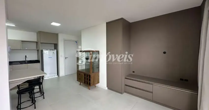 Apartamento loft para locação anual semimobiliado, decorado e equipado, 1 vaga de garagem, edifício 4sete, no bairro centro, itajaí-sc