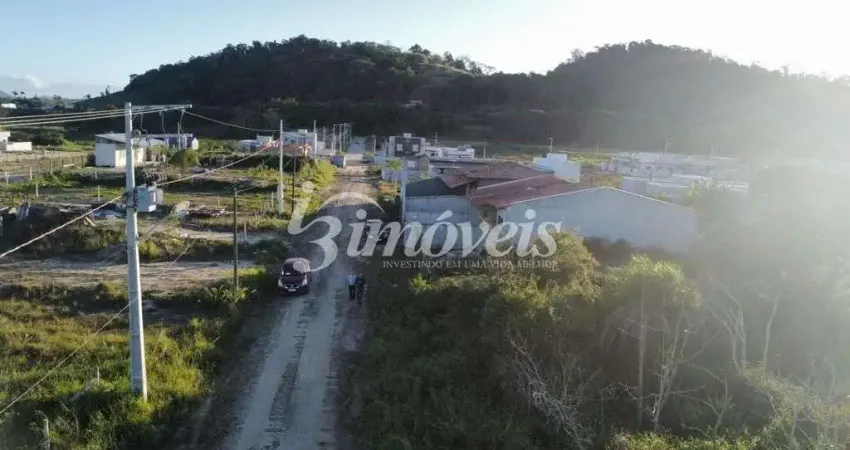 Terreno à venda, 360m², Praia do Grant, Barra Velha-SC