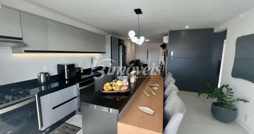 Apartamento semimobiliado à venda com 3 quartos sendo 1 suíte e 2 vagas privativas, centro, navegantes