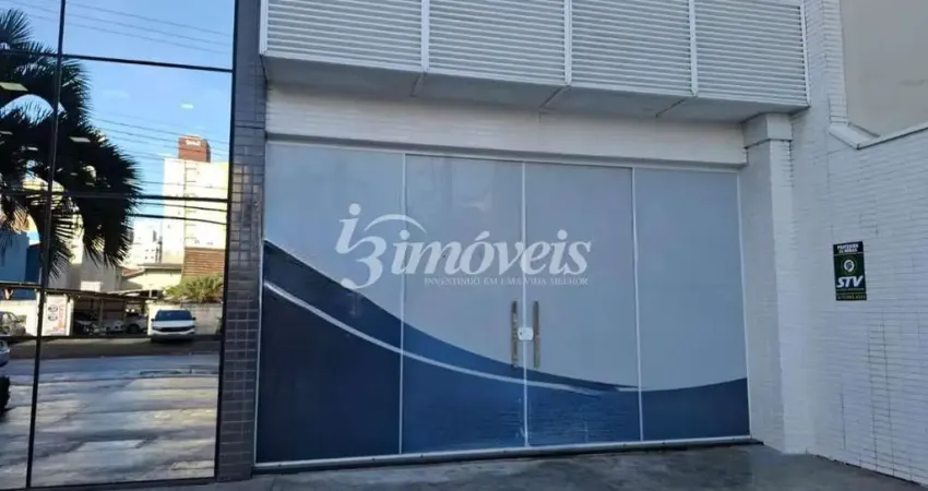 Sala / Loja, para locação anual com mezanino, em edifício comercial, com 203m² ,Bairro Centro, Itajaí-SC, com grande visibilidade de quem passa.