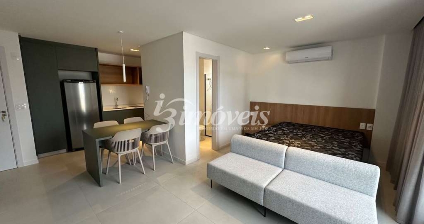 Apartamento Loft para locação anual mobiliado e equipado, 1 vaga de garagem, Edifício 4Sete, no bairro Centro de Itajaí-SC