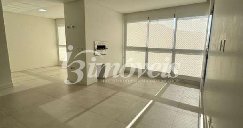 Apartamento para locação anual semimobiliado, com 3 suítes, 2 vagas de garagem privativas, Home Square Residence, no bairro Centro, Balneário Camboriú-SC