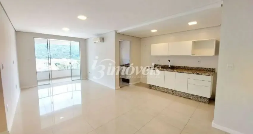 Apartamento semimobiliado para locação, 2 quartos sendo 1suíte, 1 vaga, Edifício Residencial Lago Di Garda, Bairro Fazenda, Itajaí-SC
