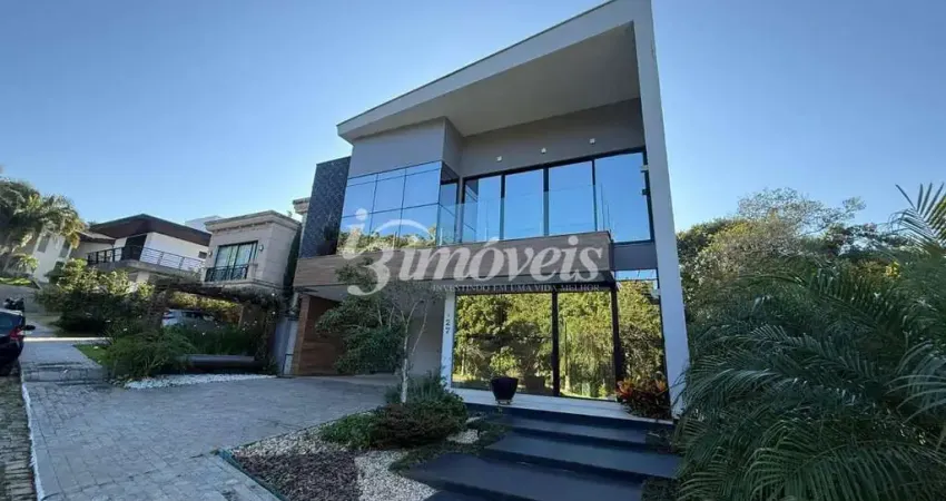 Luxuosa casa à venda, pronta para morar, 4 quartos sendo 1 suíte e 2 demi, 4 vagas, piscina privativa, condomínio haras rio do ouro, bairro ariribá, balneário camboriú-sc