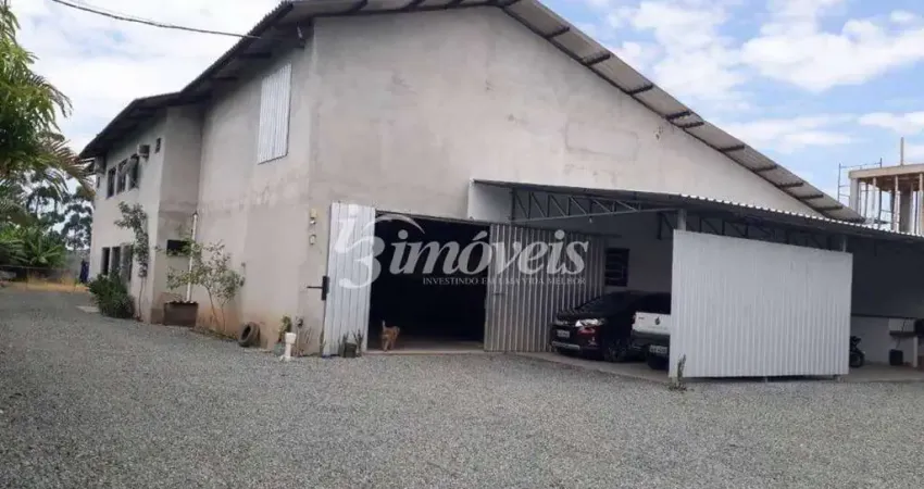 Casa à venda no Escalvado, Navegantes