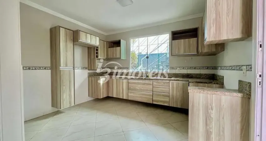 Casa para locação anual semimobiliada, com 2 quartos, 2 vagas de garagem, no bairro centro, itajaí -sc