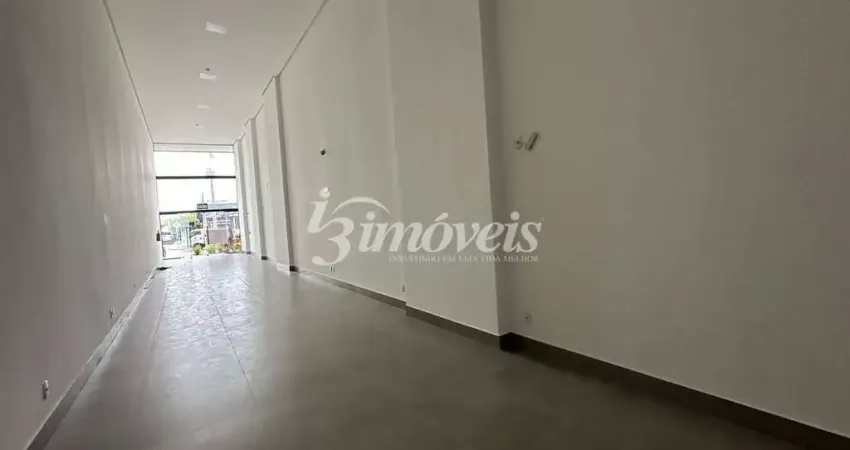 Sala / loja, para locação anual, 104,78m², bairro canto da praia, porto belo-sc, com grande visibilidade de quem passa.