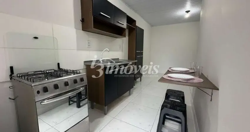 Apartamento kitnet mobiliado térreo para locação anual, com amplo espaço, 1 vaga de garagem descoberta no bairro murta, itajaí-sc