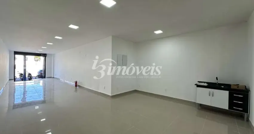 Sala / loja, para locação anual, 69,88m² ,bairro vila real, balneário camboriú-sc, com visibilidade de quem passa.