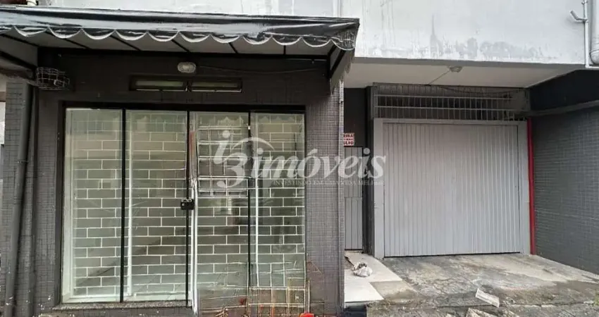Sala / loja, para locação anual, 22m² ,bairro centro , balneário camboriú-sc, com visibilidade de quem passa.