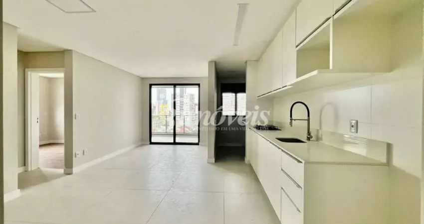 Apartamento semimobiliado para locação, 2 suítes, 1 vaga, edifício residencial maiori, bairro centro, itajaí-sc