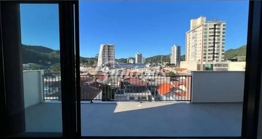 Cobertura duplex à venda com 3 suítes, 2 vagas, no Bairro Fazenda em Itajaí-SC