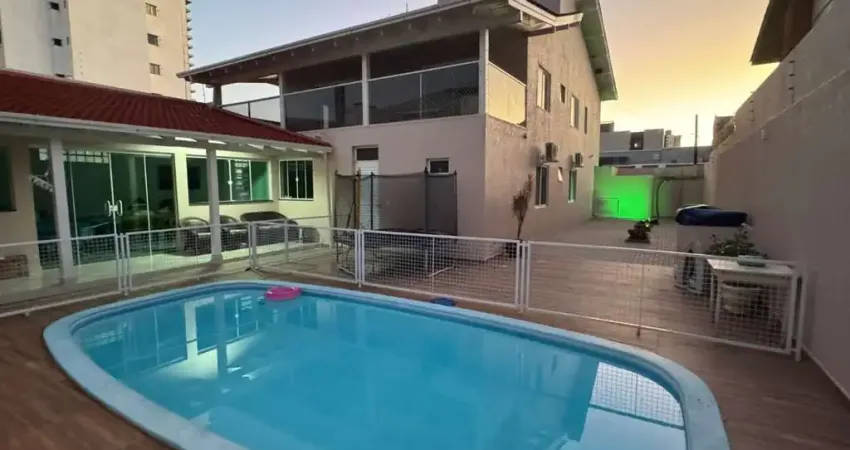 Casa com 5 quartos à venda na Rua Irlanda, 64, Presidente Médici, Chapecó