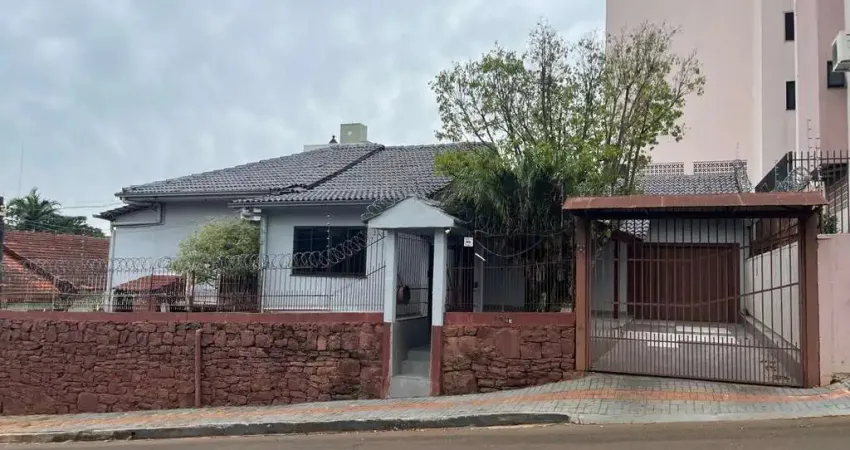 Casa com 3 quartos para alugar na Rua Voluntários da Pátria - E, 604, Esplanada, Chapecó