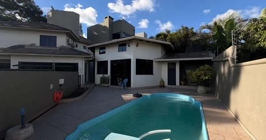 Casa com 3 quartos à venda na Rua Emília Menta, 275, Parque das Palmeiras, Chapecó