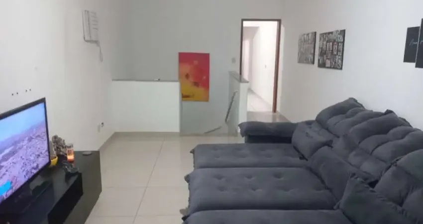 Casa à Venda, 2 Quartos + Varanda  Cidade Náutica, São Vicente/SP