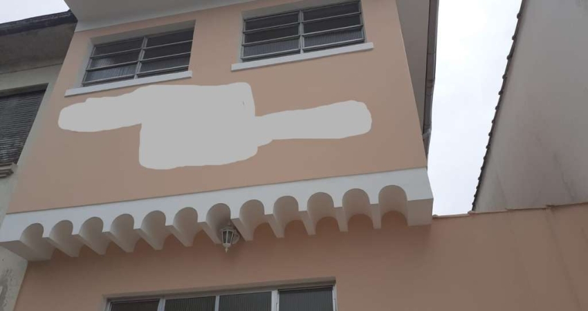 Sobrado Comercial à Venda em Santos/SP  5 Salas, 2 Vagas e Excelente Localização!