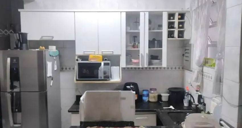 Apto Térreo a Venda com 2 Quartos, em Frente ao Shopping Brisamar, no Centro de São Vicente /SP
