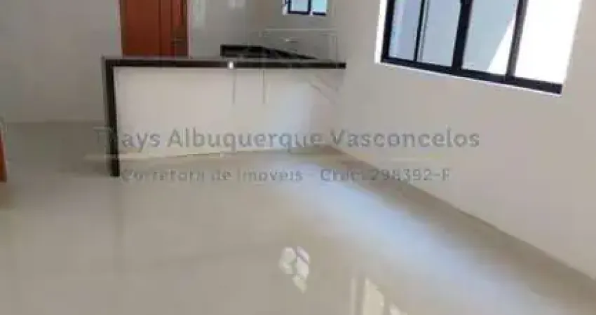 Casa Sobreposta Térrea à Venda com 3 Suítes e Churrasqueira, no Embaré em Santos /SP