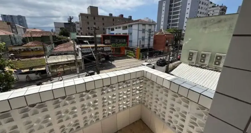 Venda apto de 1 Quarto Com Varanda na Quadra da Praia, no Embaré em Santos, SP