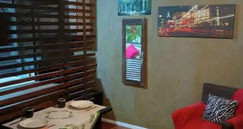 Venda sala living mobiliada na quadra da praia do gonzaga em santos, sp