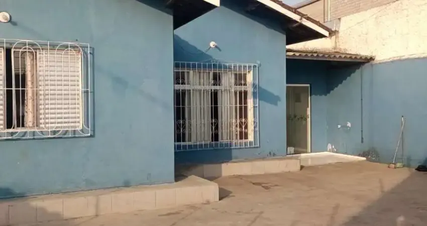 Venda excelente casa de esquina com 3 quartos + edícula, piscina na cidade náutica em são vicente, sp