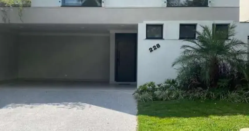 Belíssima casa disponível para venda no alphaville 4 moderna sofisticada e nova, nunca habitada !