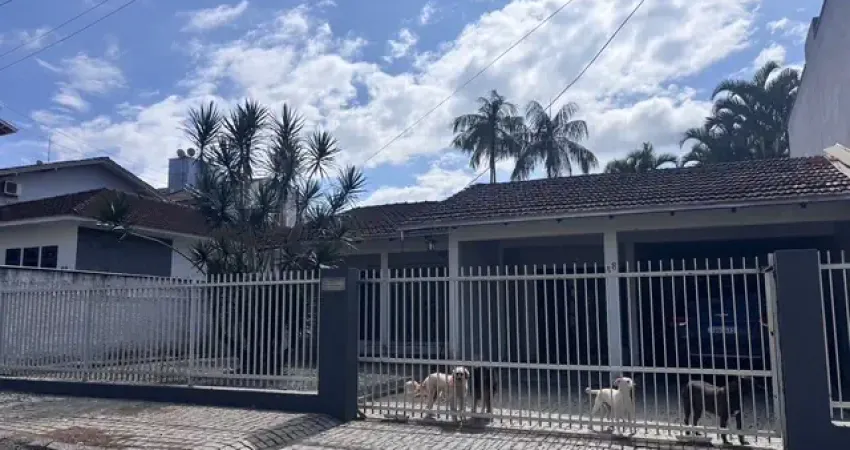 VENDO CASA NO COSTA E SILVA OTIMA LOCALIZAÇÃO E BOM PREÇO 