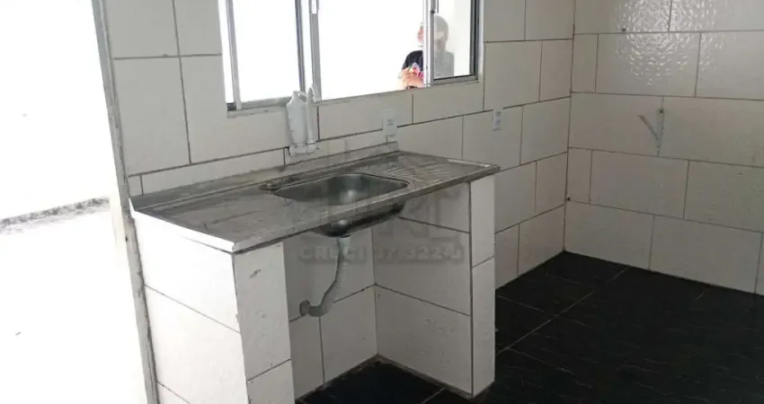 Casa com 2 quartos para alugar no Jardim Zaira, Mauá 