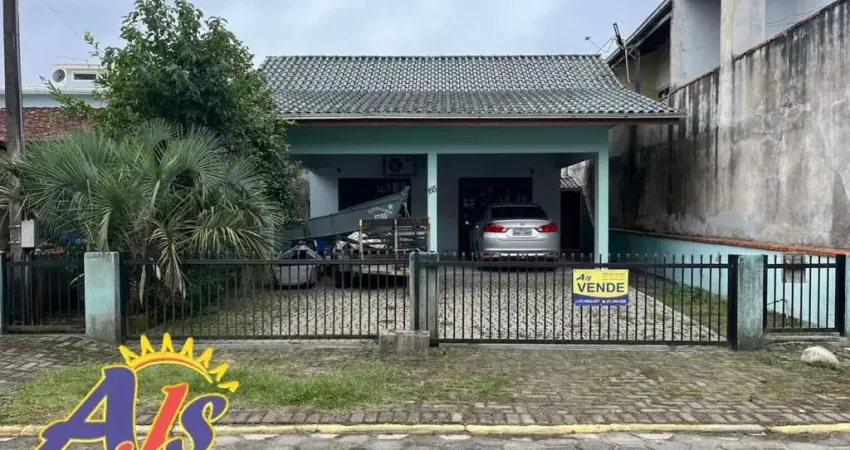 Casa para Venda em Balneário Barra do Sul, Centro, 2 dormitórios, 1 banheiro, 2 vagas