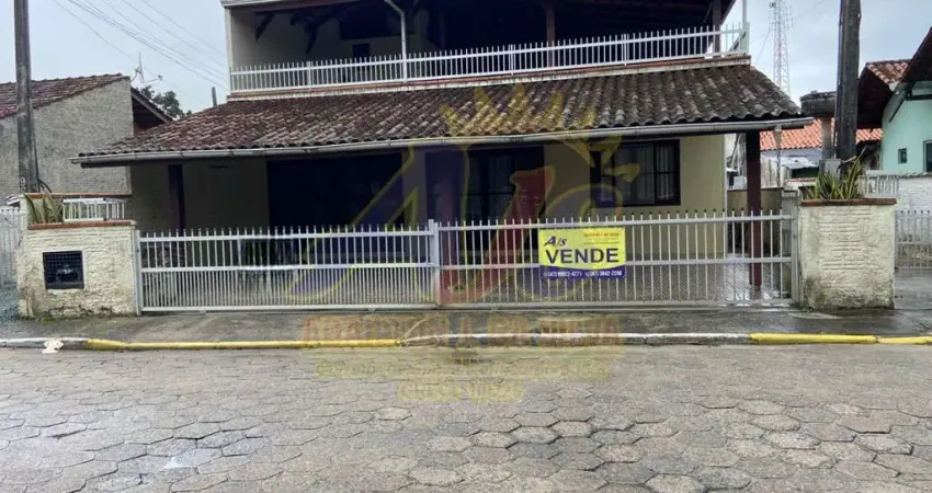Sobrado para Venda em Balneário Barra do Sul, Centro, 4 dormitórios, 3 banheiros, 1 vaga