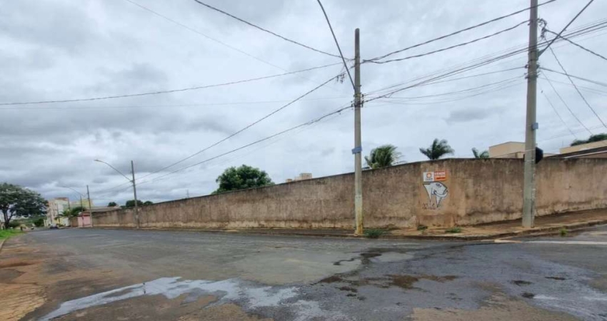 Terreno à venda no Santa Mônica, Uberlândia 
