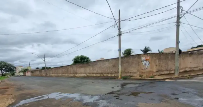 Terreno à venda no Santa Mônica, Uberlândia