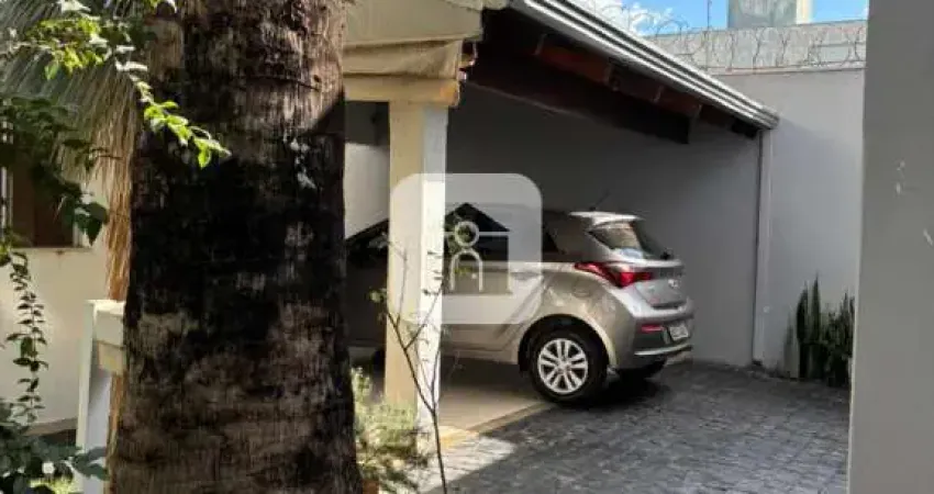 Casa com 3 quartos à venda no Pampulha, Uberlândia 