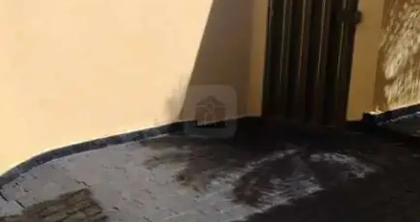 Casa com 5 quartos à venda no Santa Mônica, Uberlândia 