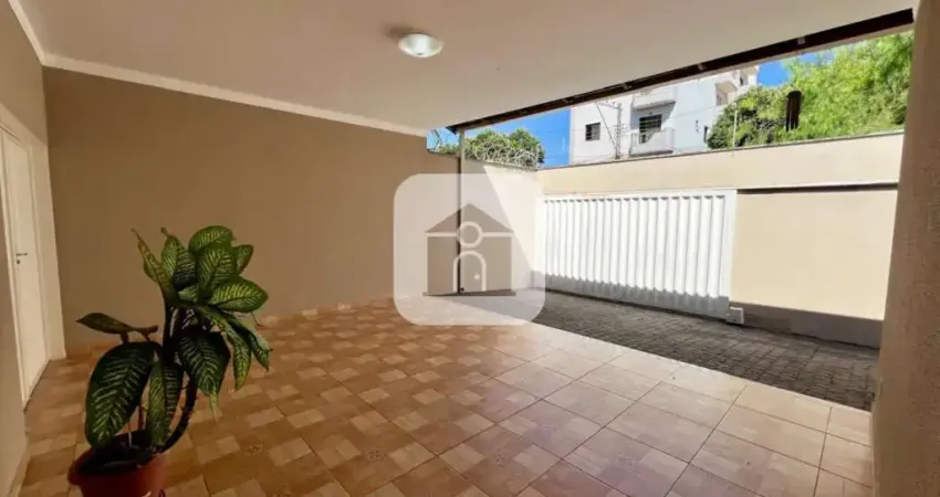 Casa com 4 quartos à venda no Santa Mônica, Uberlândia 