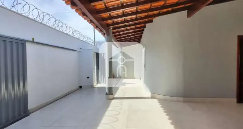 Casa com 3 quartos à venda no Santa Mônica, Uberlândia