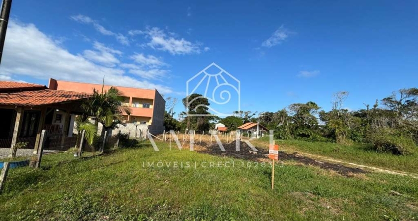 Terreno à venda na Praia do Ervino, São Francisco do Sul 